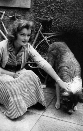 Romy et son chien en 1954